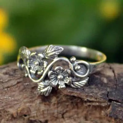 Anello Vintage Fiore in Argento