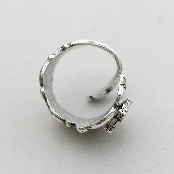 Anello con cucchiaio oscillante regolabile a forma di civetta
