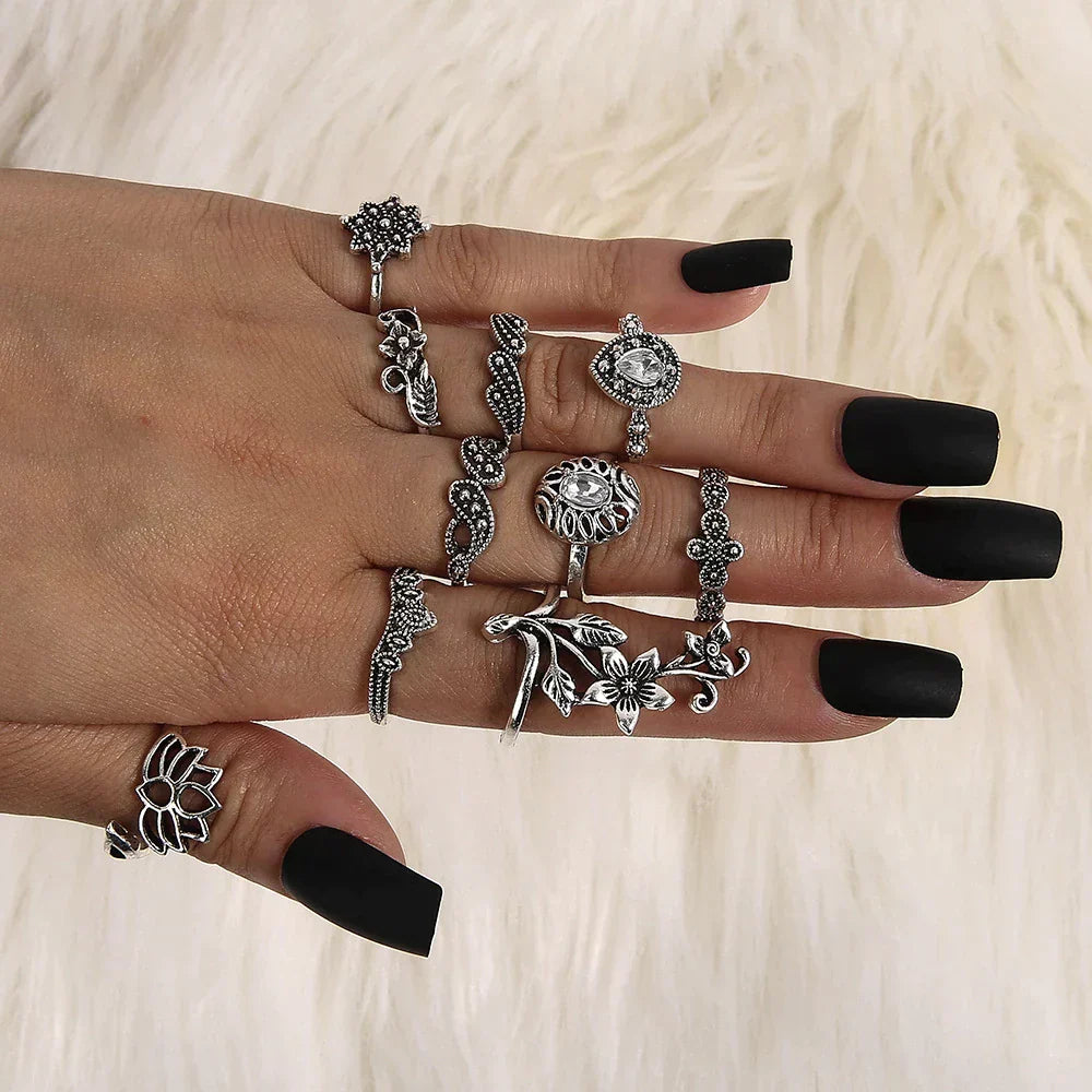 Set di Anelli in Argento Antico con Dettagli Fofosi