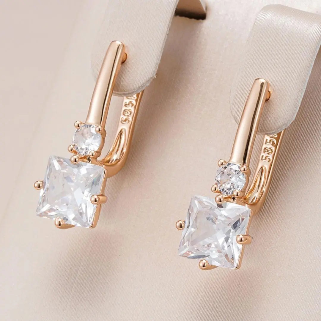Orecchini con zirconia in oro