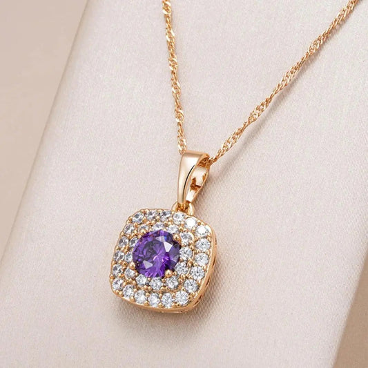 Collana elegante lucente lilla in oro