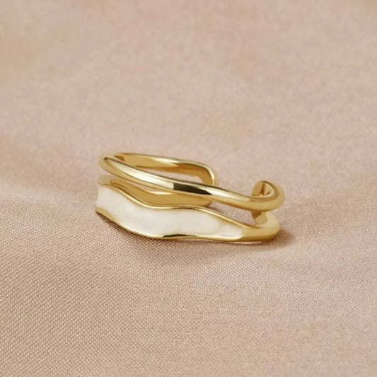 Anello elegante in smalto bianco d'oro