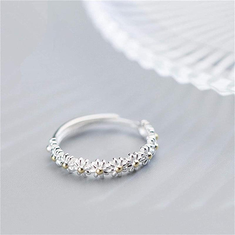Anello regolabile in argento con cammeo di margherite dipinte a mano