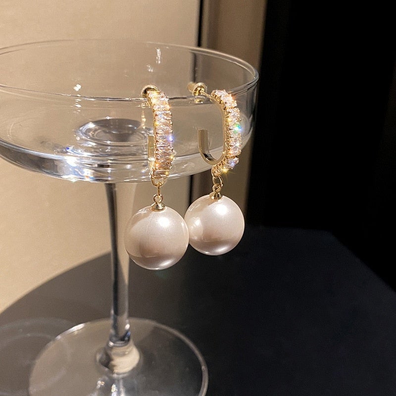 Orecchini di lusso con perla elegante e zirconi