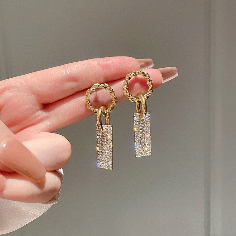 Orecchini in zirconia realizzati in argento sterling