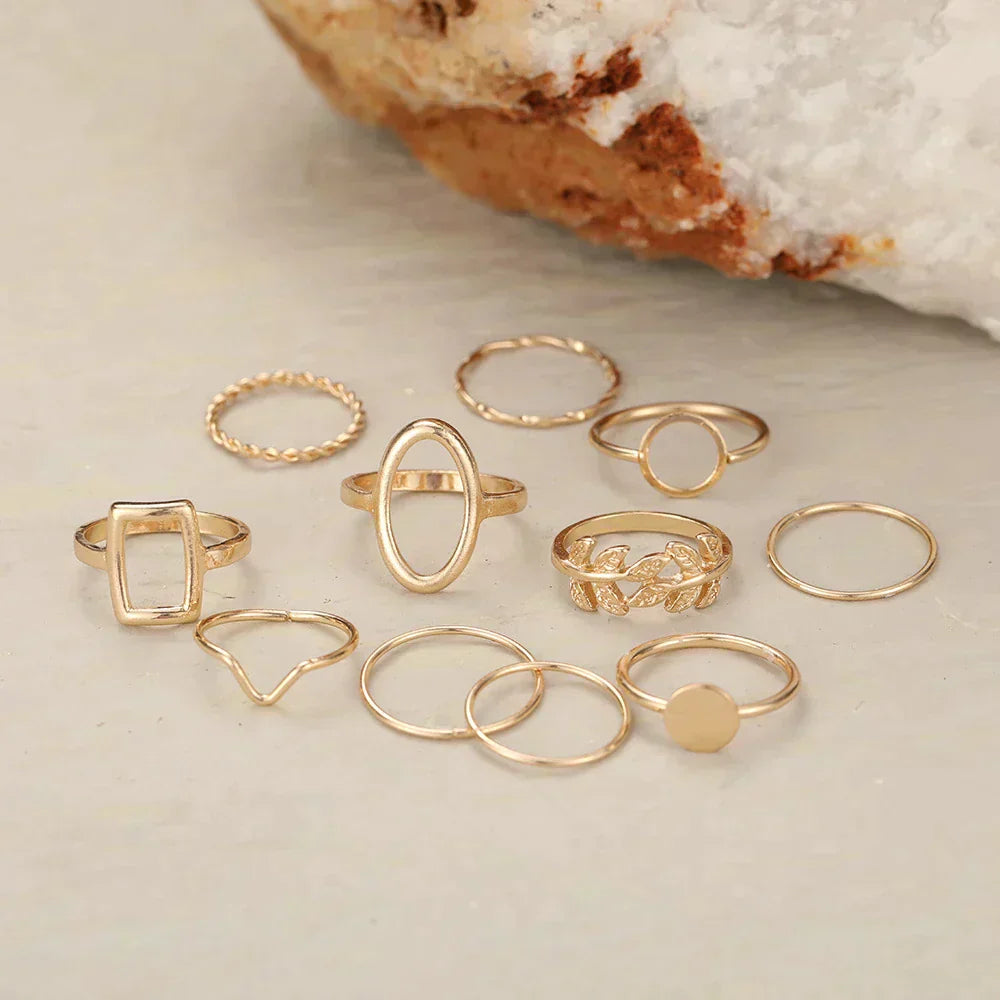 Set con 11 anelli vintage in argento