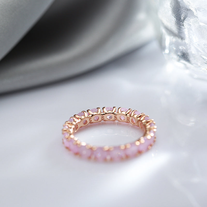 Anello di lusso in oro con pietre di zirconia colorate