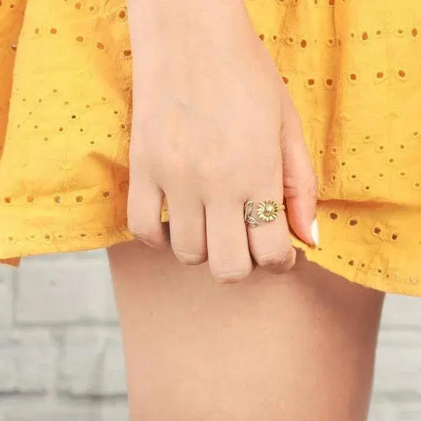 Anello regolabile con girasole in oro