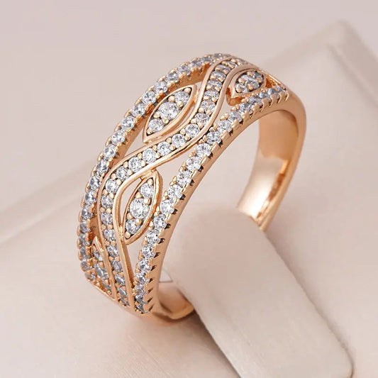 Anello elegante e lucente