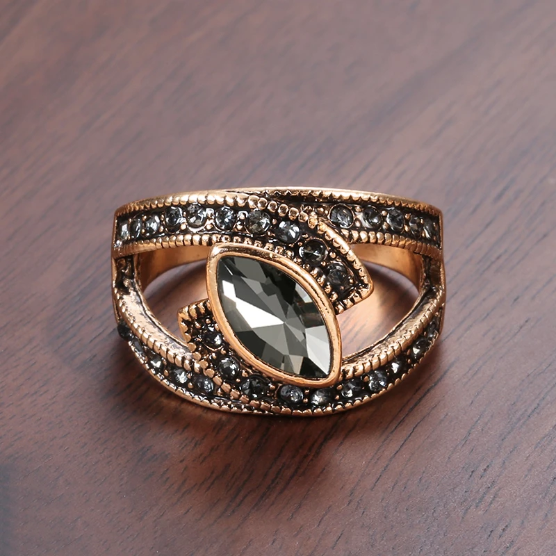 Anello elegante in cristallo nero