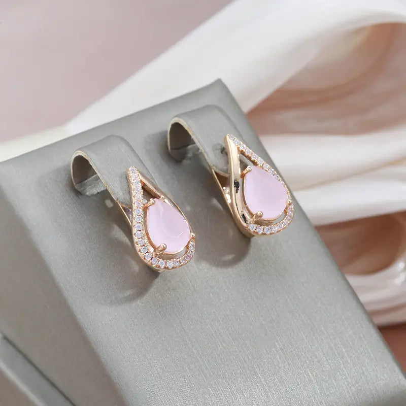 Orecchini eleganti e lucidi in oro e zirconia rosa