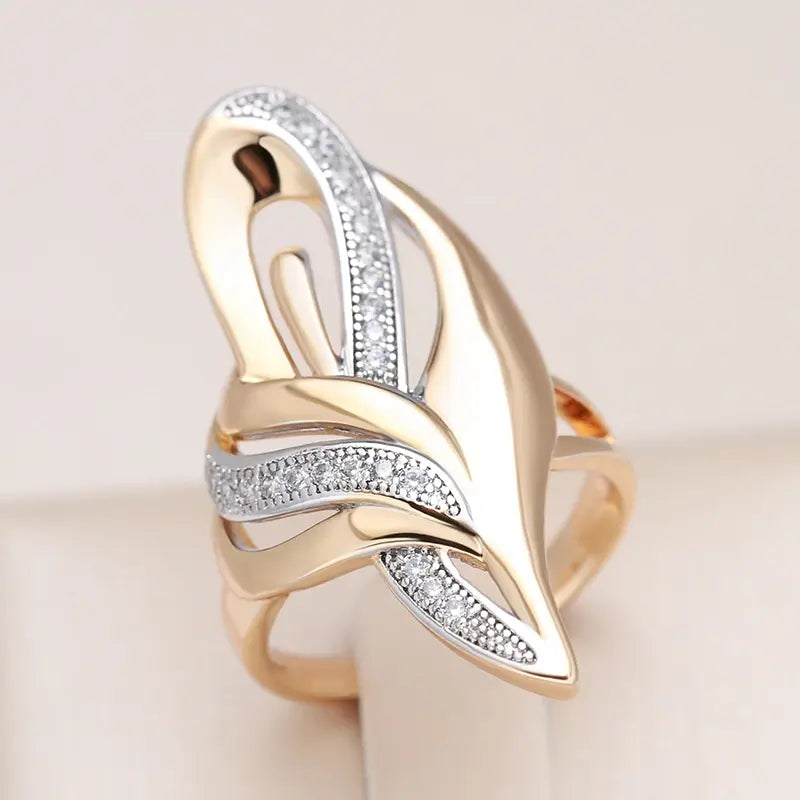 Anello elegante in oro con punte