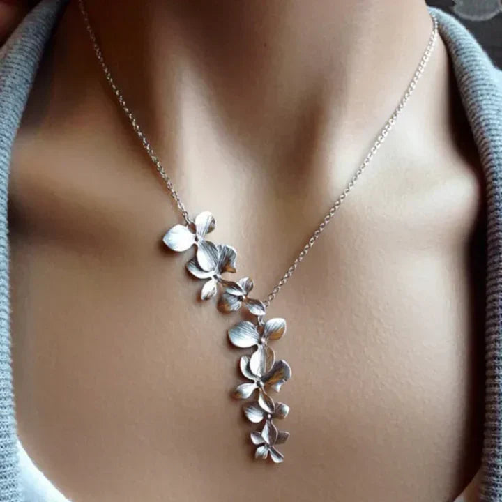 Collana Vintage con Fiore in Argento