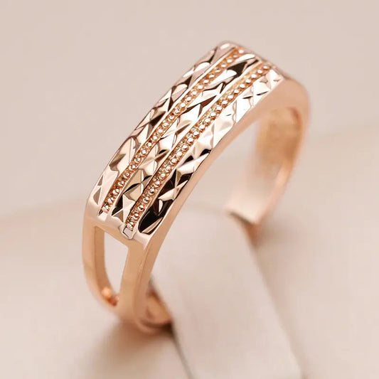 Anello elegante in oro