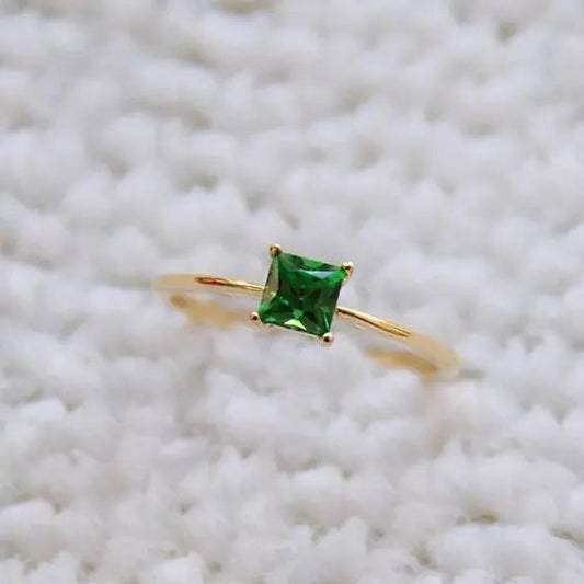 Anello con zircone verde