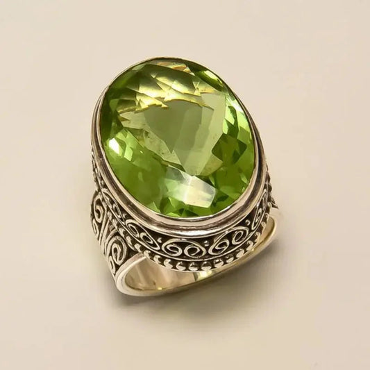 Anello Vintage in Cristallo di Oliva