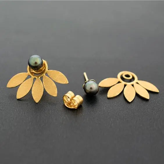 Orecchini Classici Foglia Dorata Perla Scura