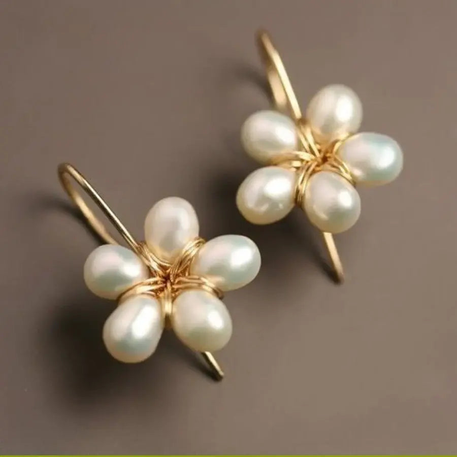 Orecchini vintage con perle d'oro e fiori