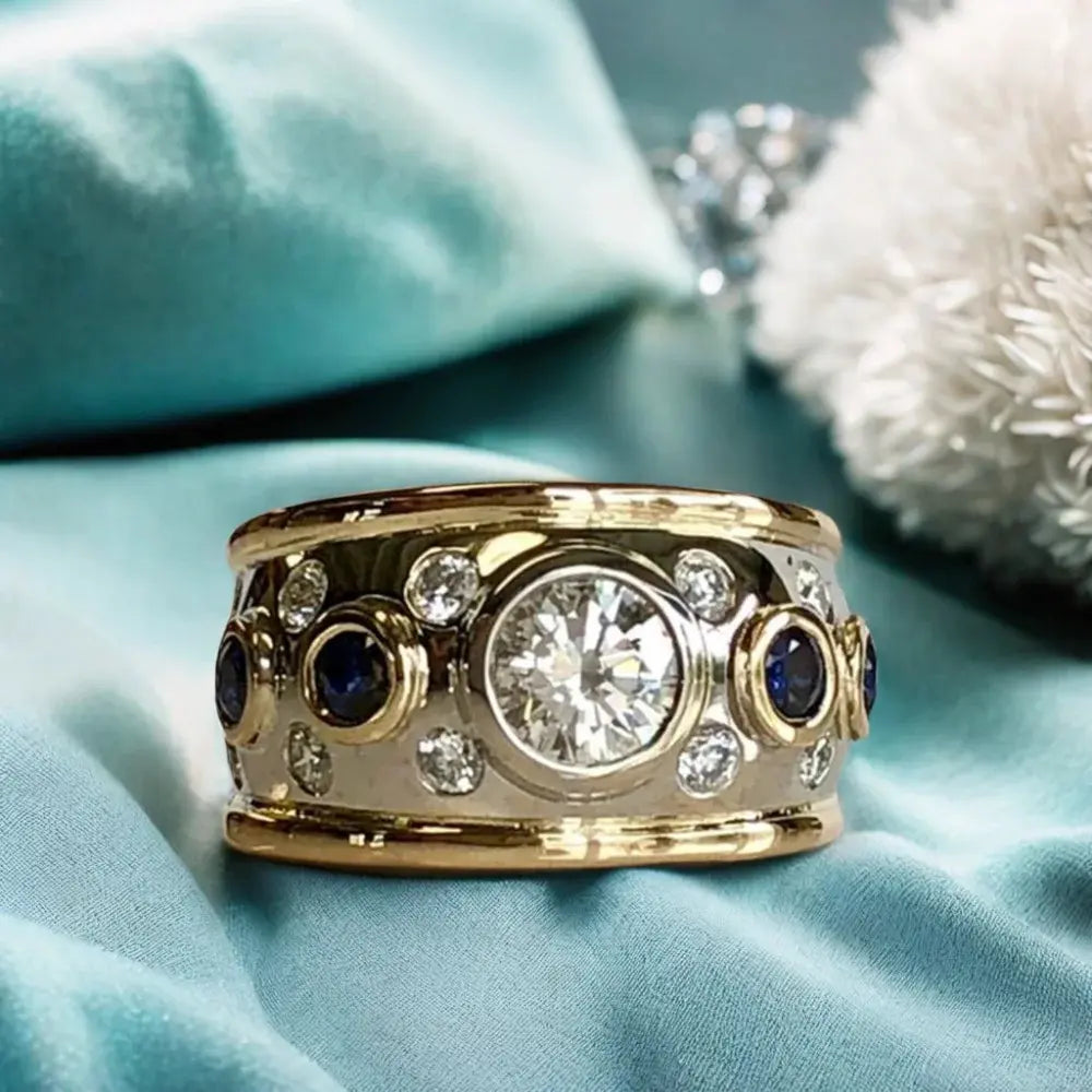 Anello vintage placcato oro con incastonatura di zirconi