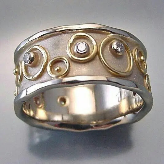 Anello d'argento e oro vuoto con intarsia vintage e zirconia