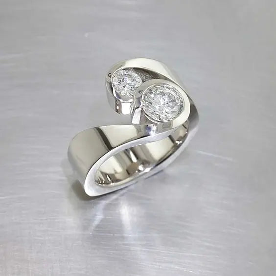 Anello Aperto Vintage in Argento con Zirconia