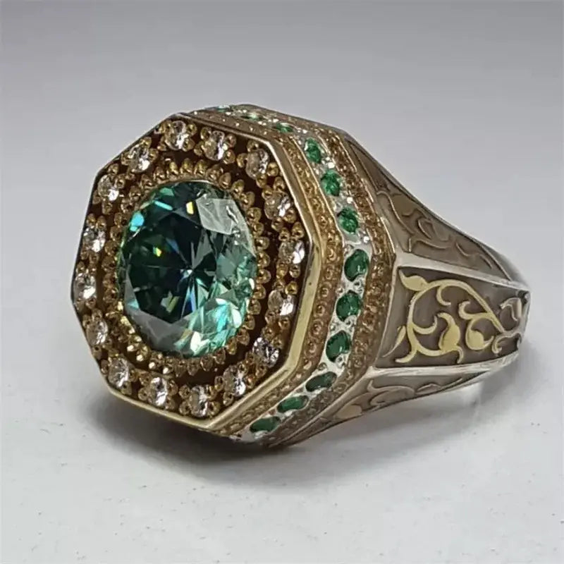 Anello verde in oro brillante vintage