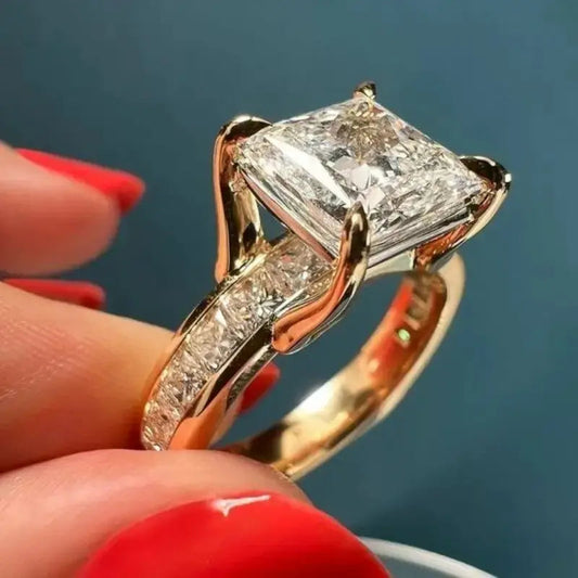 Anello elegante con cristallo vintage