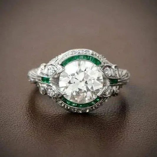 Anello Vintage in Vetro Verde con Zirconi Bianchi
