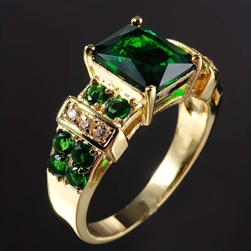 Anello in oro con smeraldo