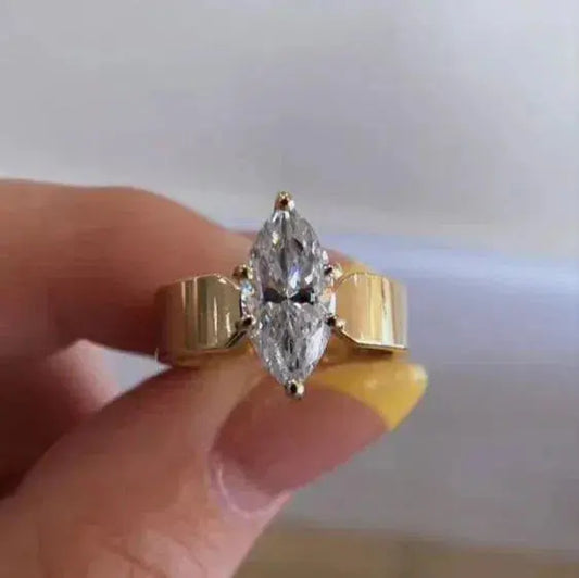 Anello d'Oro in Cristallo Vintage