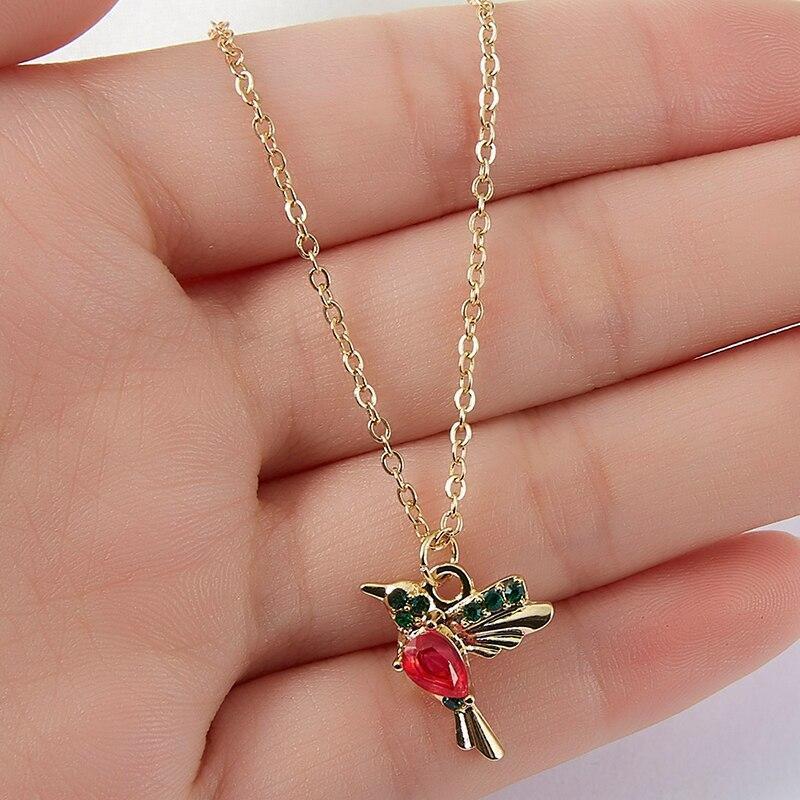 Collana elegante con pendente di colibrì in smalto e zirconia