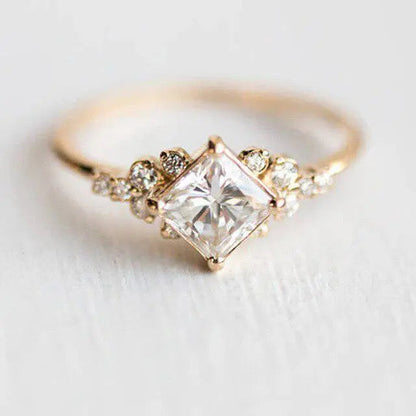 Anello di lusso con zirconia cubica in oro e argento