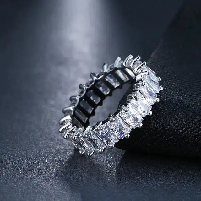 Anello di zircone di lusso in oro e argento