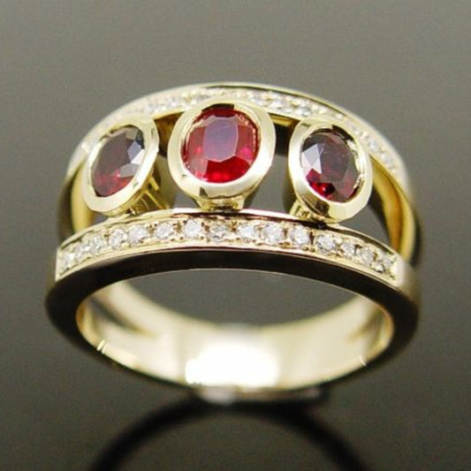 Anello vintage in oro con zircone rosso