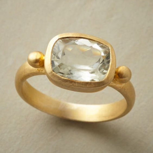 Anello Vintage in Oro con Cristallo di Vetro Bianco