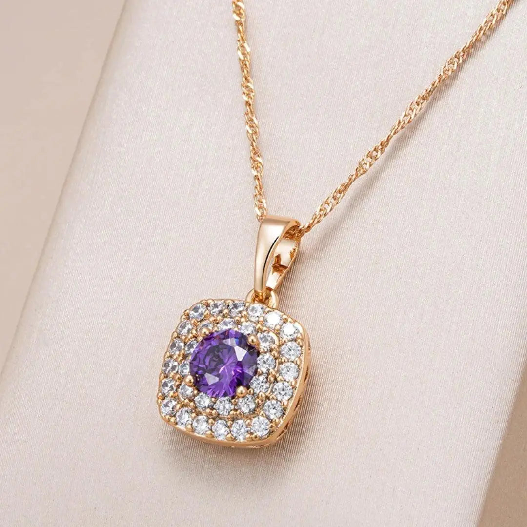 Collana elegante lucente lilla in oro