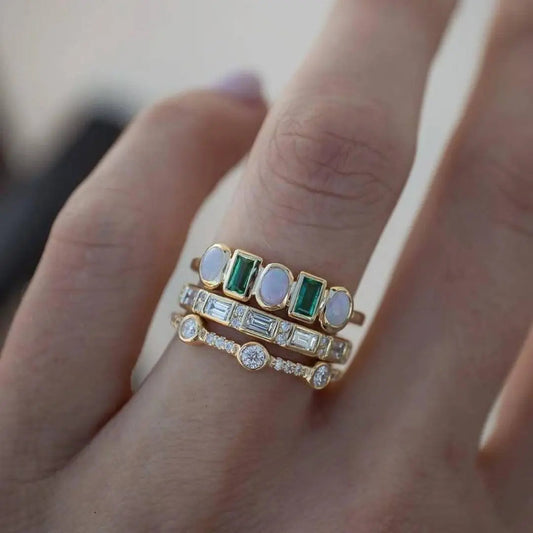 Anelli vintage con opale bianco e verde