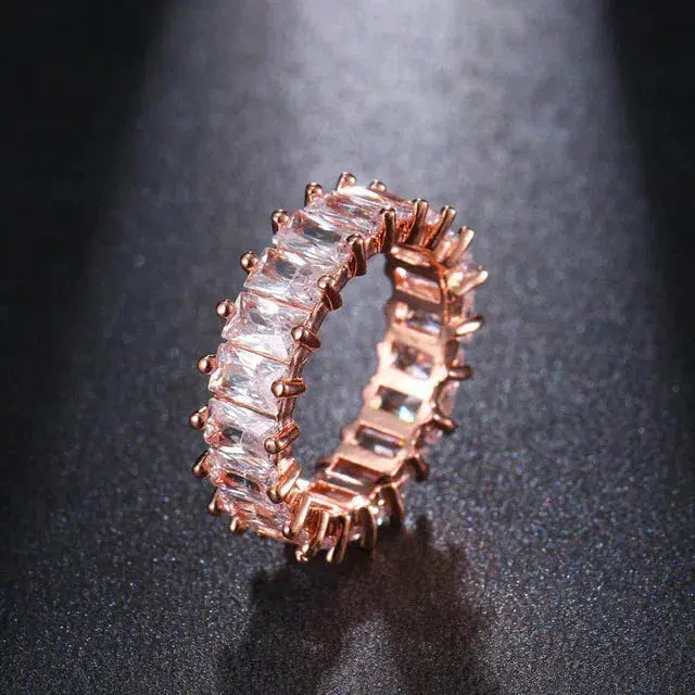 Anello di zircone di lusso in oro e argento