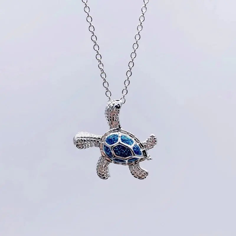 Collana con tartaruga marina in opale blu