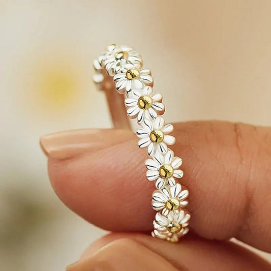 Anello regolabile in argento e smalto dipinto a mano con margherite