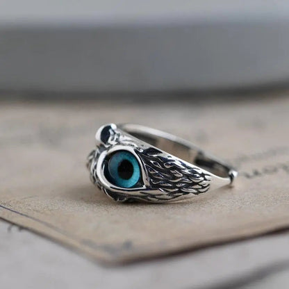 Anello regolabile con civetta portafortuna in argento e opale