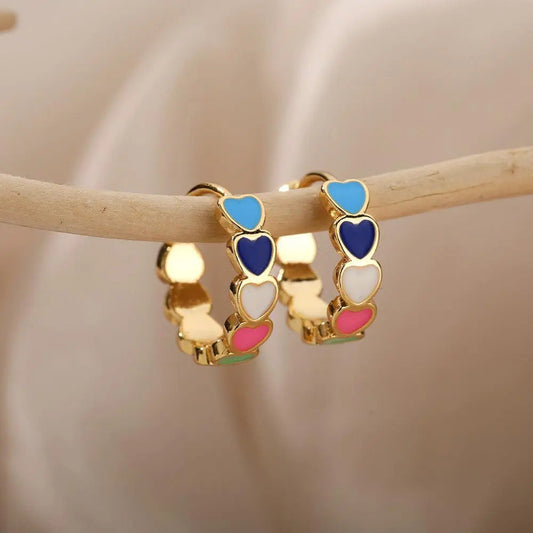 Orecchini Minimalisti con Cuori Multicolore in Oro