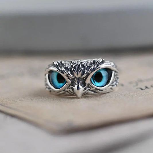 Anello regolabile con civetta portafortuna in argento e opale