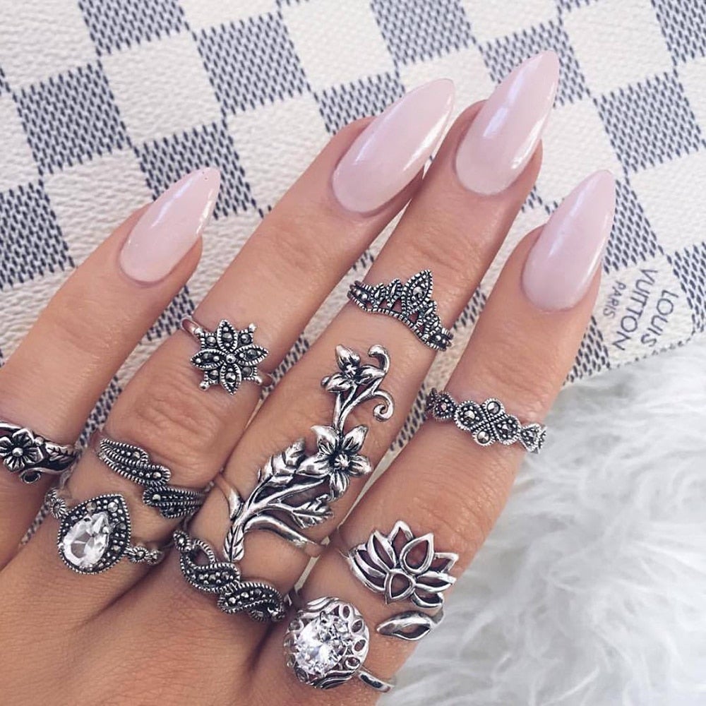 Set di Anelli in Argento Antico con Dettagli Fofosi