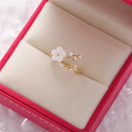 Anello con fiori selvatici regolabile in oro