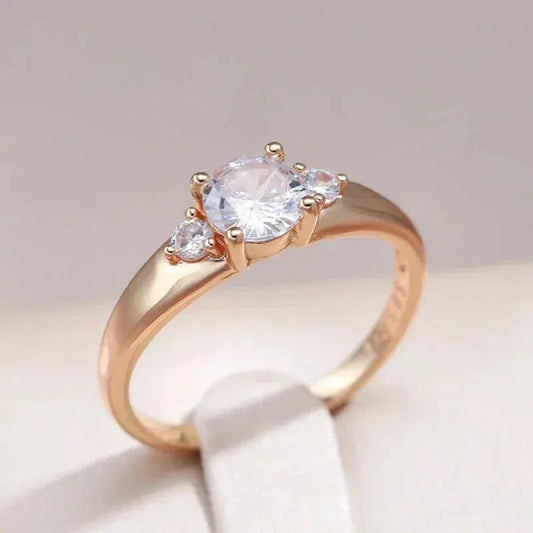 Anello Elegante con Cristallo in Oro