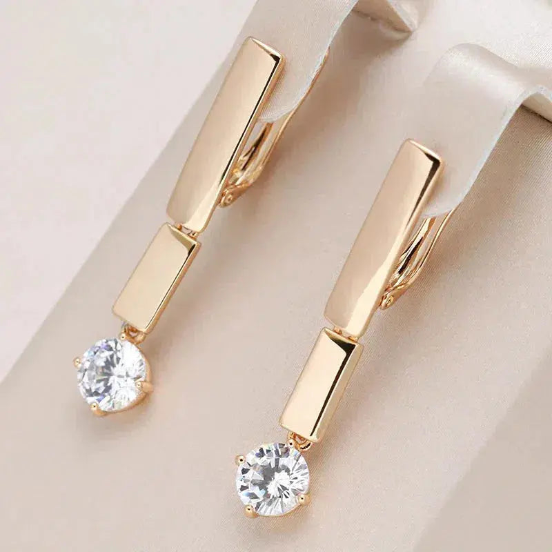Orecchini con Zirconia in Elegante Oro