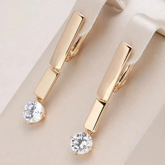 Orecchini con Zirconia in Elegante Oro