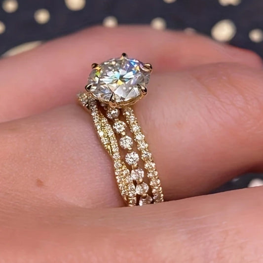 Anello elegante a strati in oro con zirconia