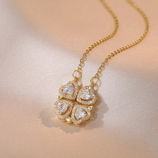 Collana con trifoglio della fortuna con incastonature di diamanti